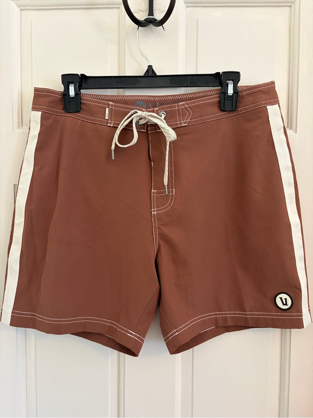 Vuori Men's Puerto Board Short #V3004 Size 32 Reddish Brown